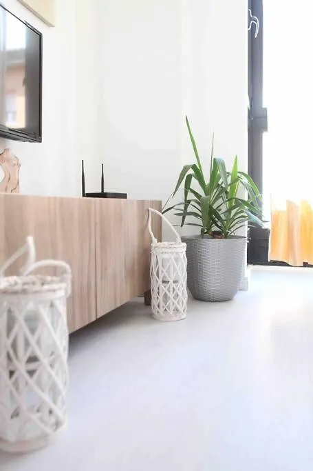 Stylish 2 Bedroom Apartment Next To Lamerced Plaza مالقة